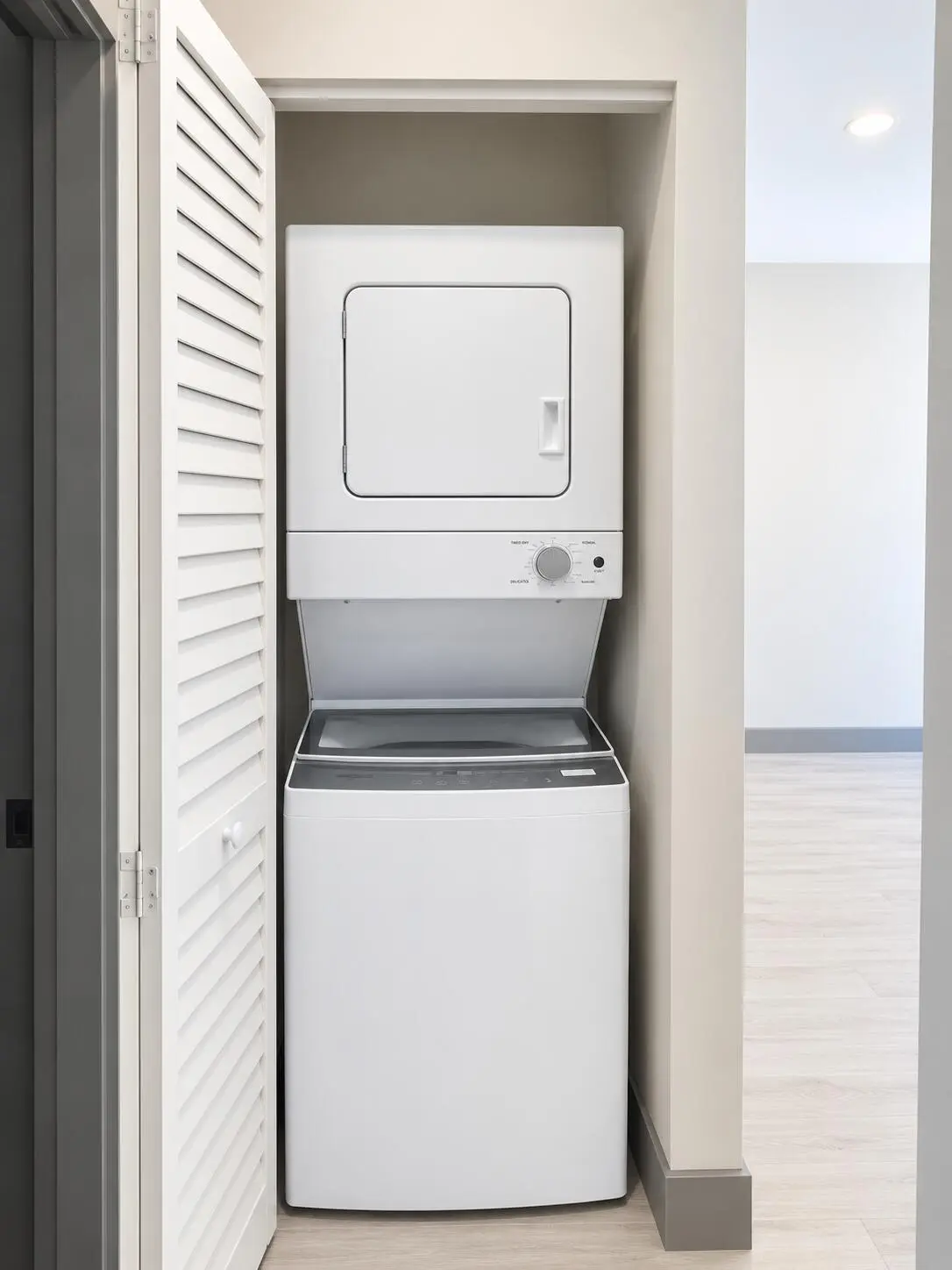 Washer-Dryer at 1621 NE 3rd Avenue, Fort Lauderdale