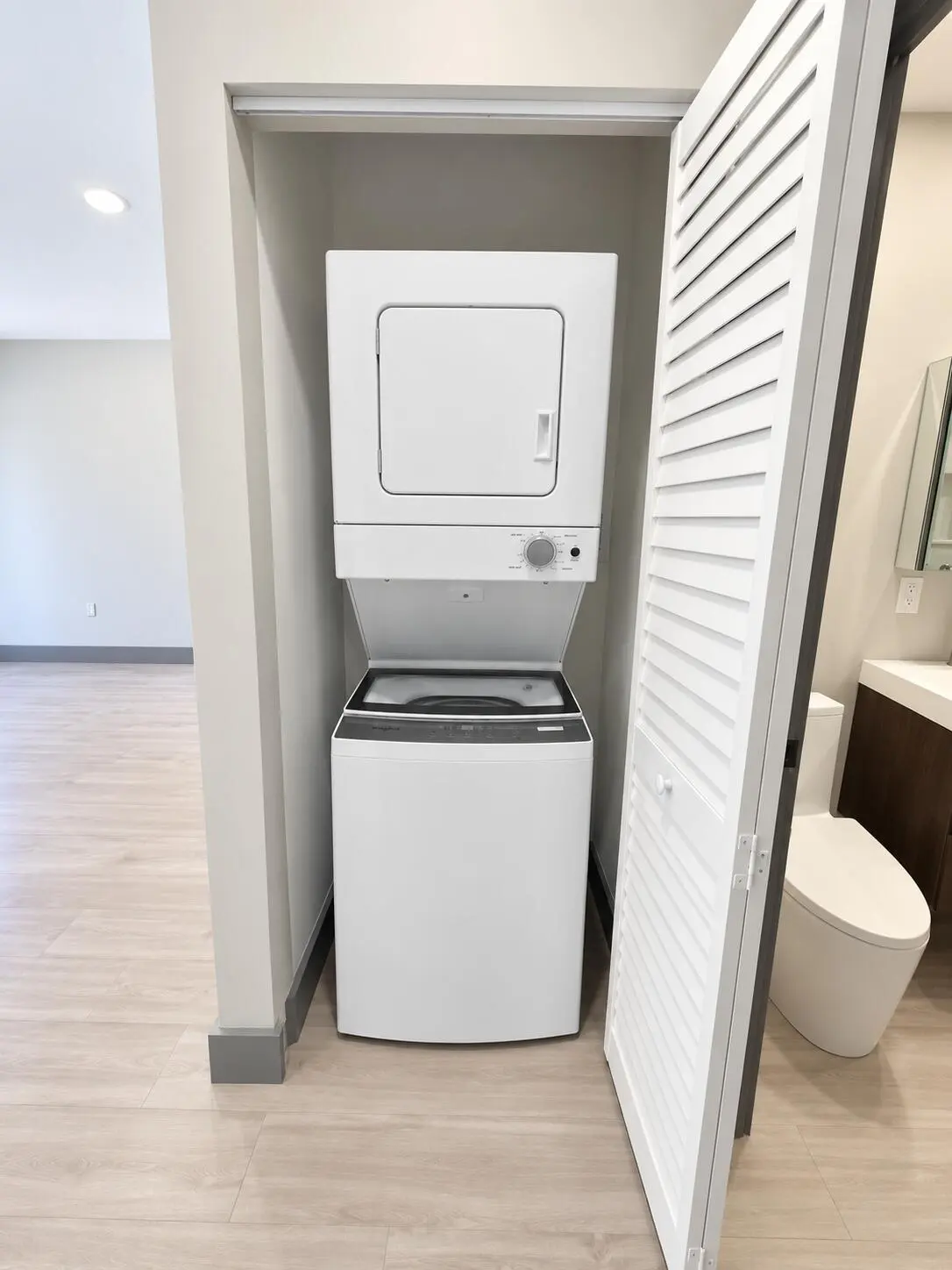 Washer-Dryer at 1623 NE 3rd Avenue, Fort Lauderdale