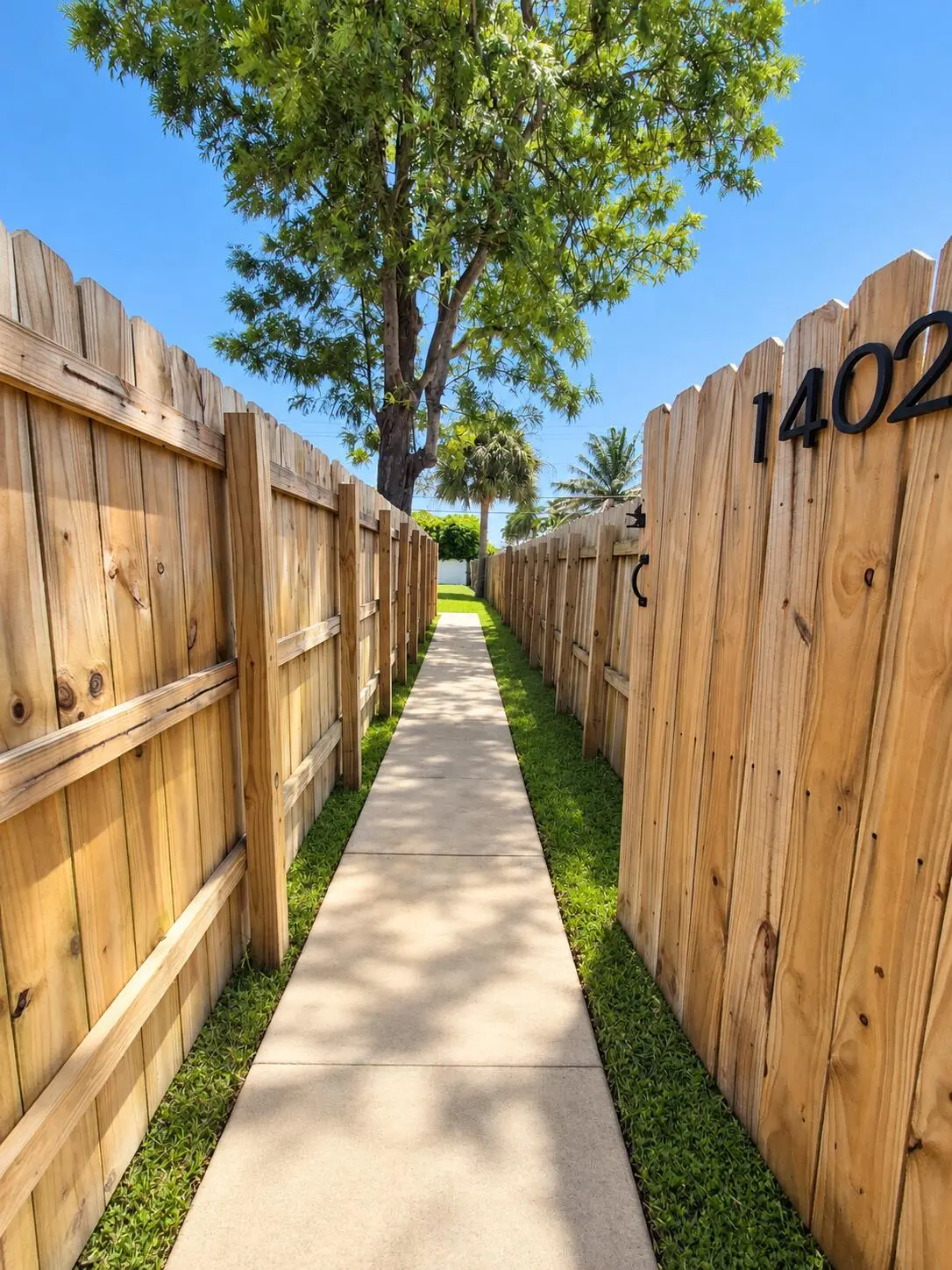 Gate at 1402 NE 2nd Avenue, Fort Lauderdale