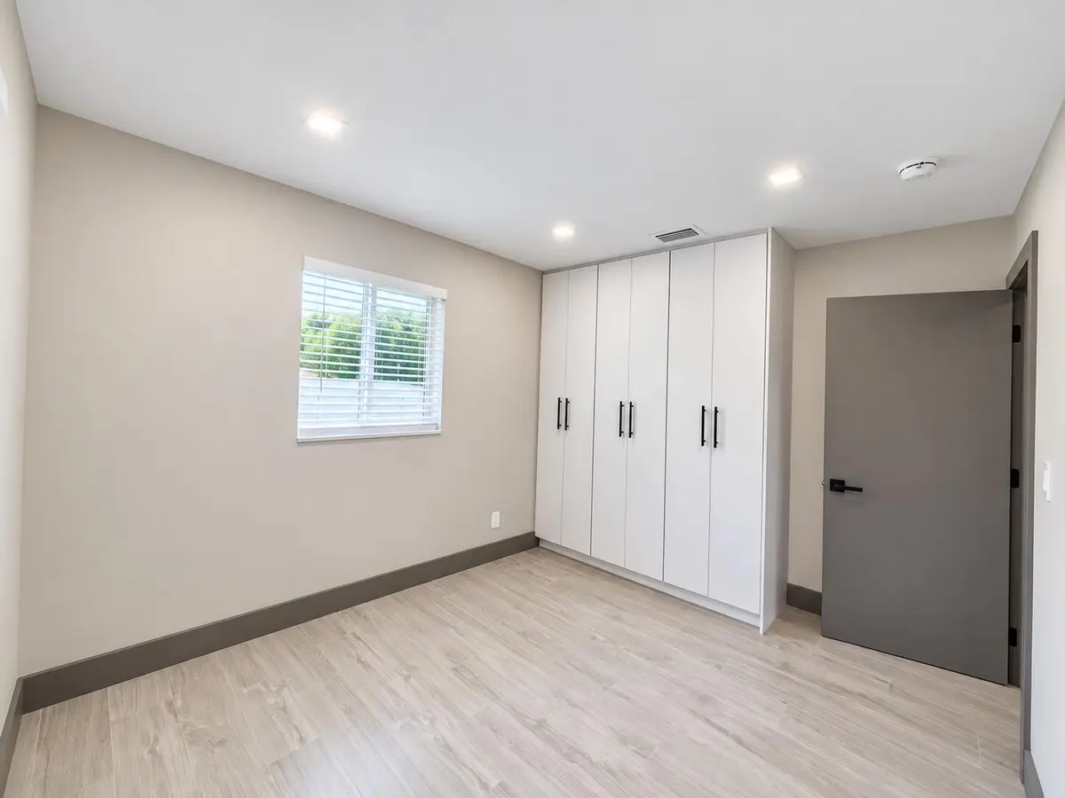 Room 1 at 1402 NE 2nd Avenue, Fort Lauderdale