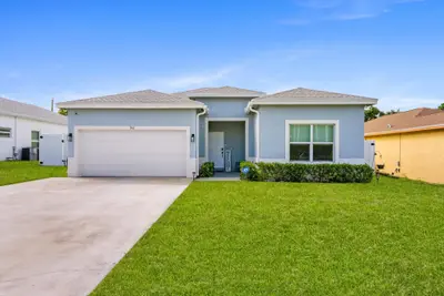 902 NW 9th Avenue, Boynton Beach – Single Family Residence for sale