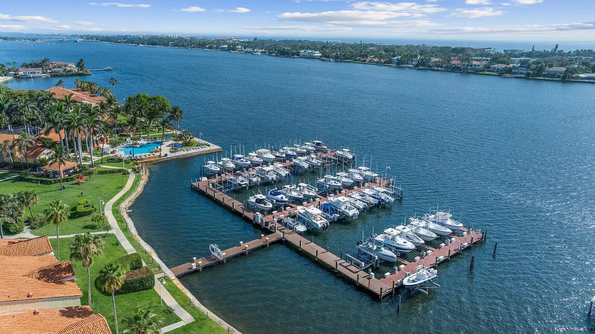 YACHT CLUB BOATS MARINA DOCK at 103 Yacht Club Way 104, Hypoluxo