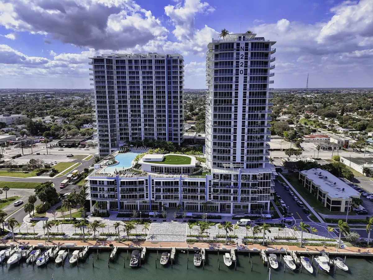 220 Lake Shore Drive 609, Lake Park, FL – photo 2