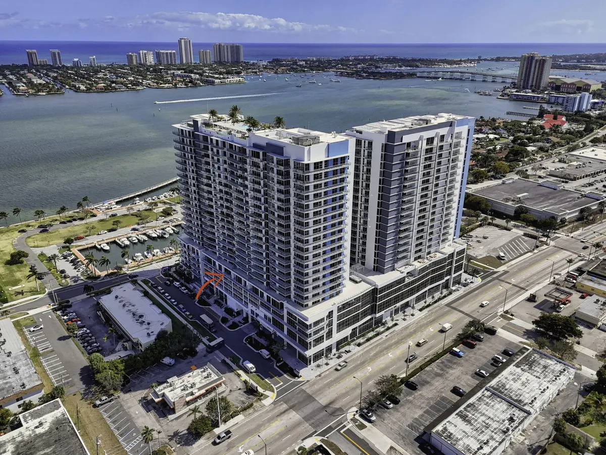 220 Lake Shore Drive 609, Lake Park, FL – photo 4