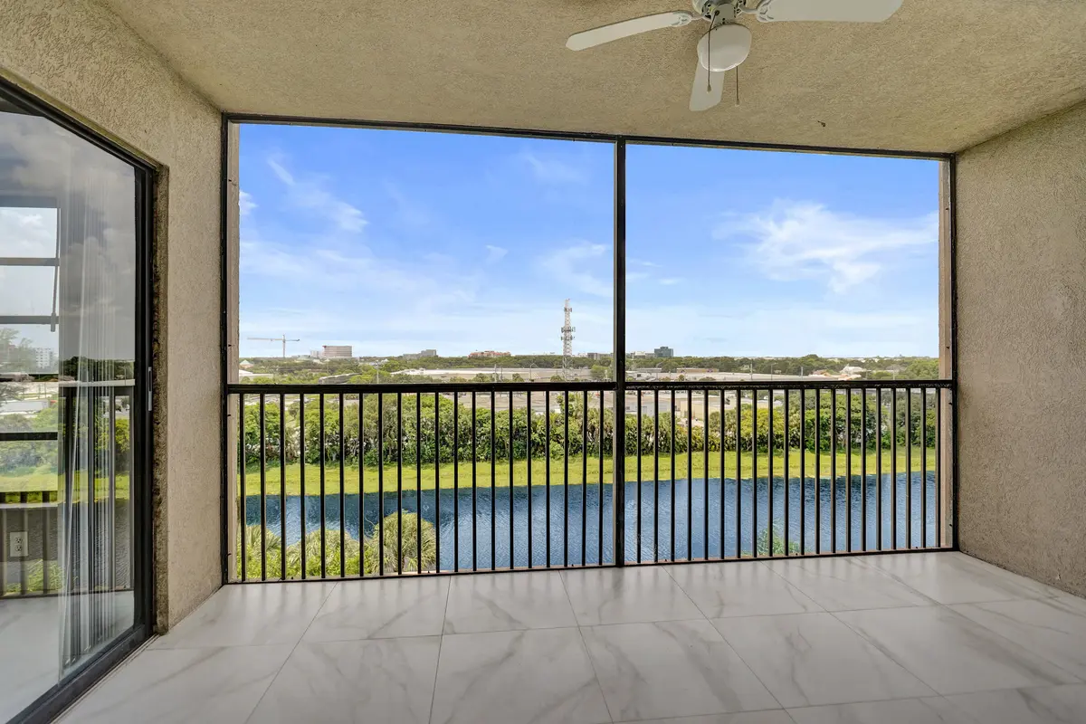 DSC08729 at 2200 S CYPRESS BEND Drive 707, Pompano Beach