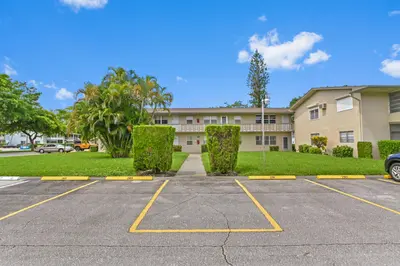 305 Norwich M, West Palm Beach – Condominium for sale