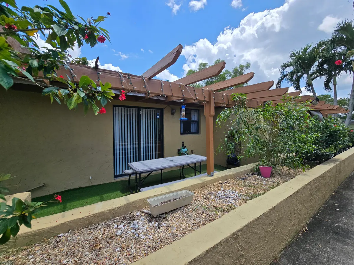 1155 FRONT PATIO at 1155 White Pine Pine 1155, Wellington