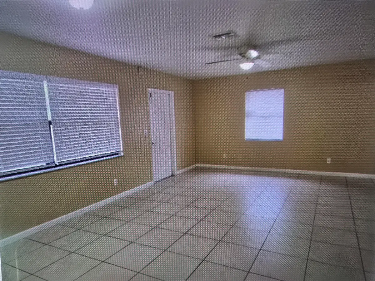 1155 livingroom #2 at 1155 White Pine Pine 1155, Wellington