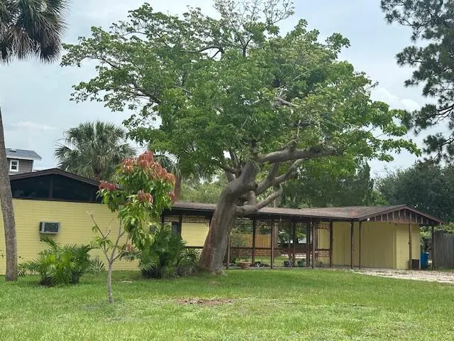 1 Front view at 1651 SE 8th Street, Stuart