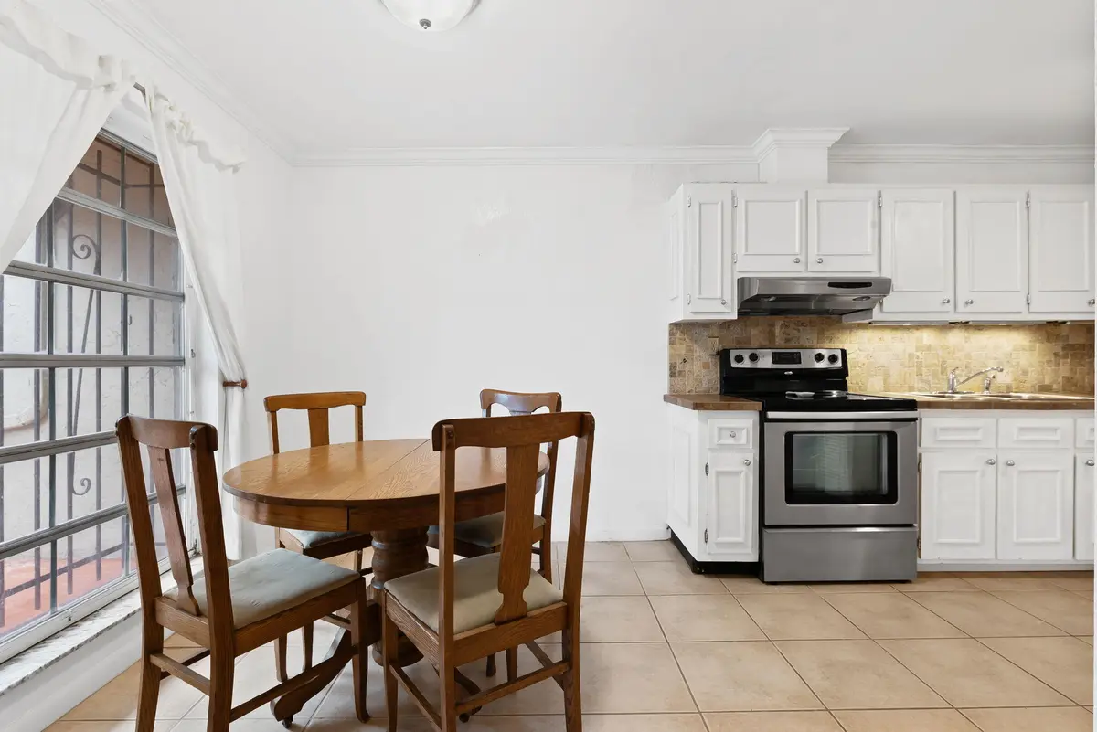 Kitchen & Breakfast Nook at 143 SE 7th Street, Deerfield Beach