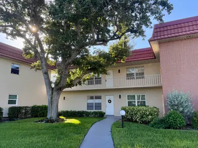 94 Spring Lake Drive, Vero Beach – Condominium for sale
