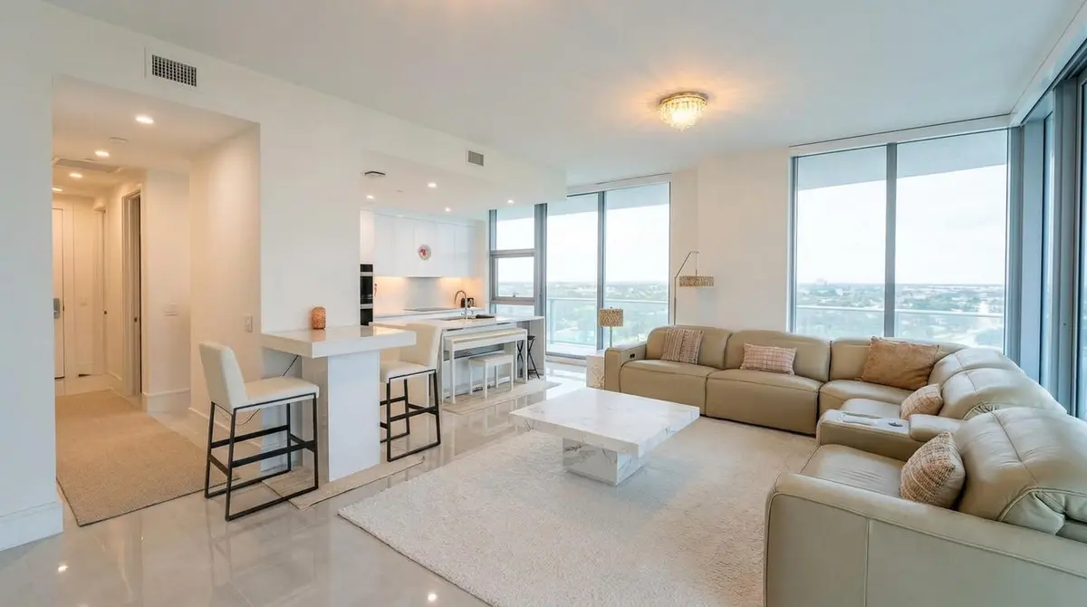 hf_20260921_185453_2305444d-a3c3-4b9b-96 at 220 LAKE SHORE Drive 1123, West Palm Beach