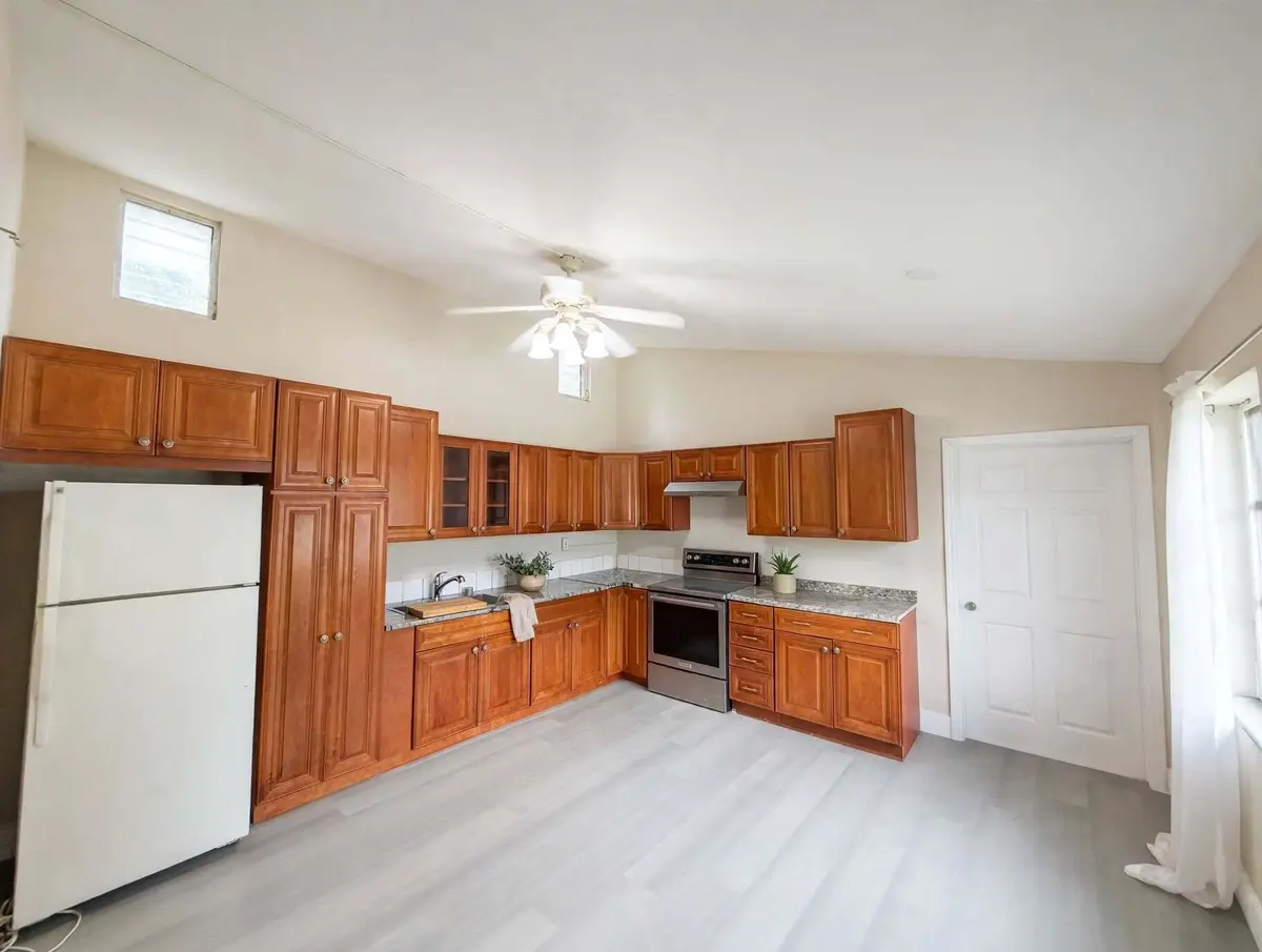 IMG_8016-make-it-mls-ready-and-aa-whit-c at 216 NW 12TH Court 3, Pompano Beach