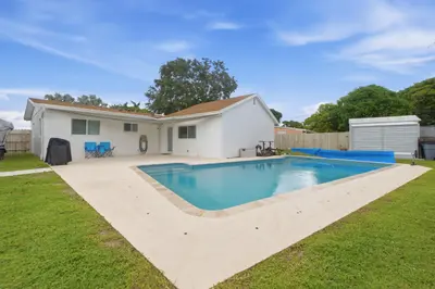 4999 SW 6TH Street, Margate – Single Family Residence for rent