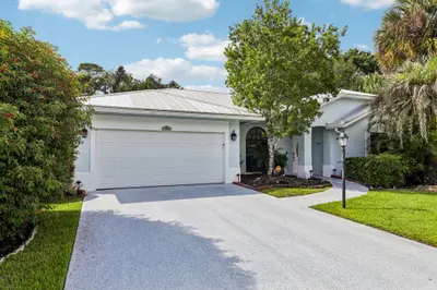 141 Lexington Drive, Royal Palm Beach – Single Family Residence for sale