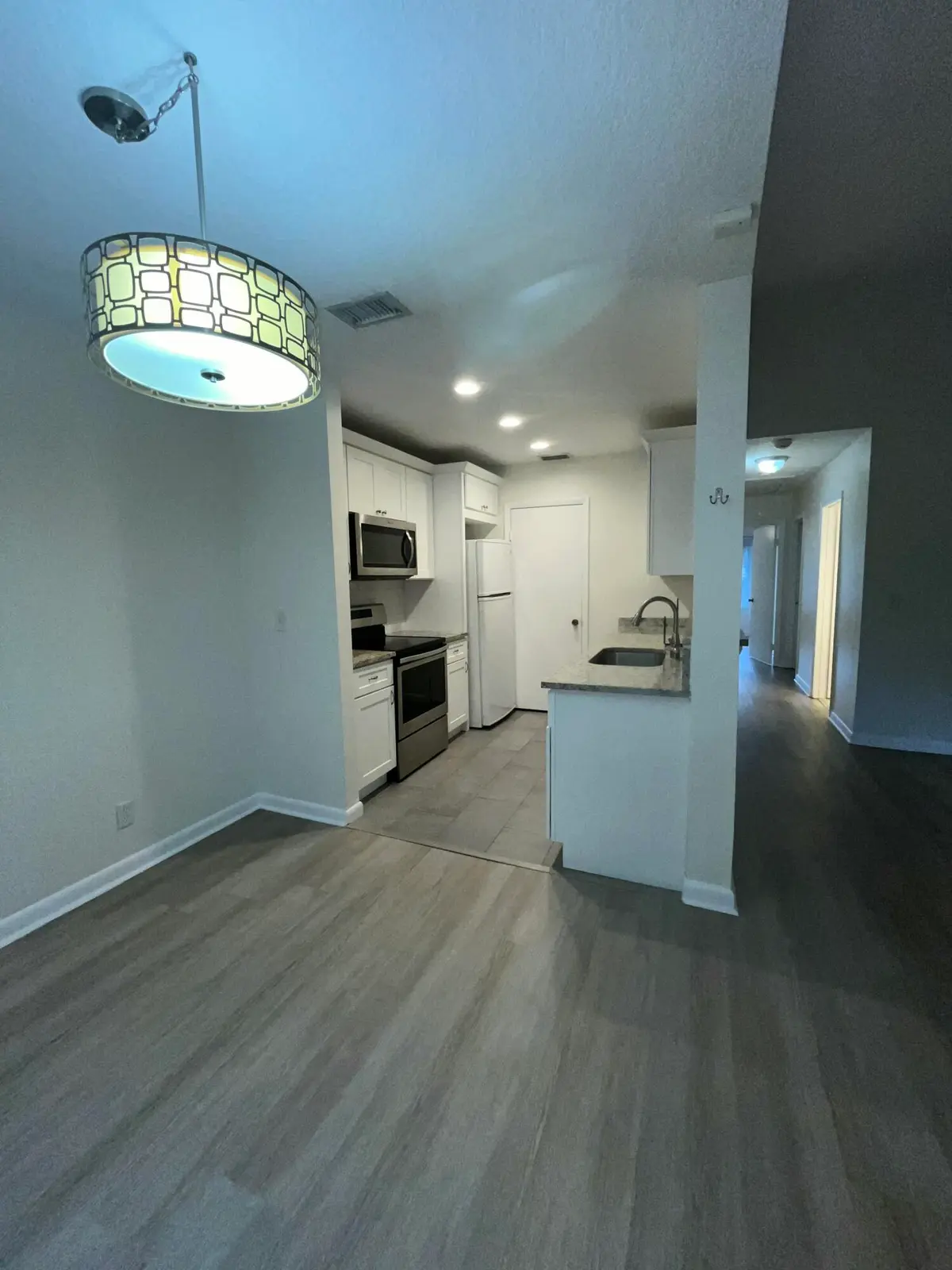 Dining Area at 815 W BOYNTON BEACH Boulevard 11-203, Boynton Beach
