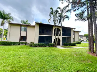 435 Pine Glen Lane B-2, Greenacres – Condominium for sale