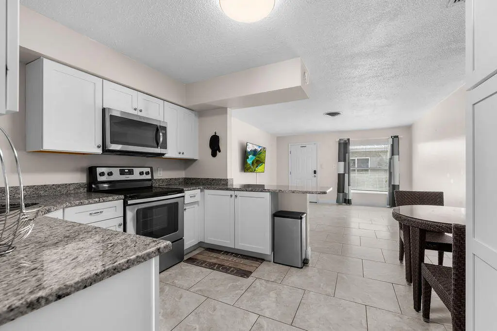 428A5095 at 722 Granada Street A, Fort Pierce