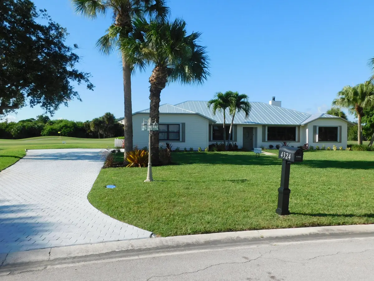 4324 ft w pin at 4324 GATOR TRACE Circle, Fort Pierce
