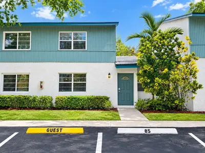 7385 W Sunrise Boulevard, Plantation – Townhouse for rent