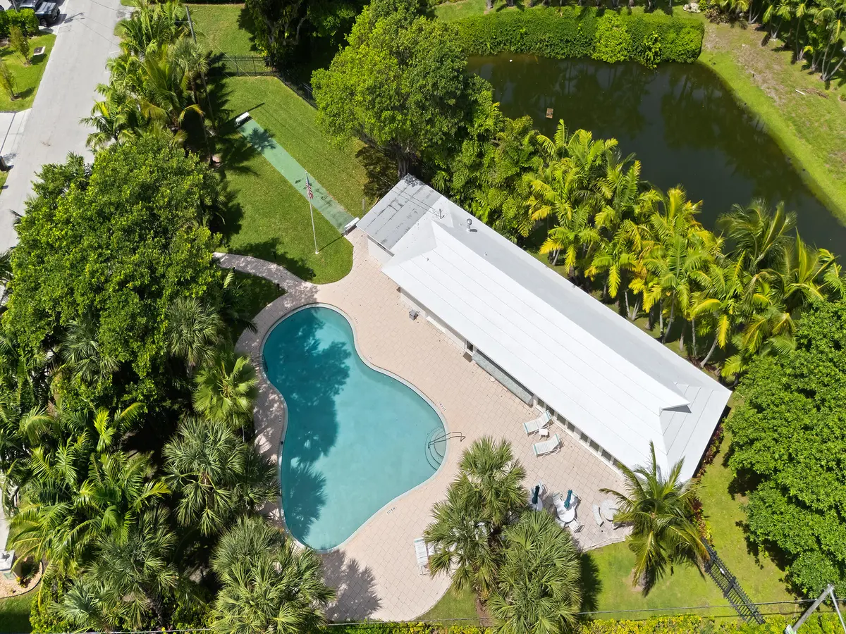 DJI_20260919120628_0980_D at 2004 SE 26TH Terrace, Fort Lauderdale