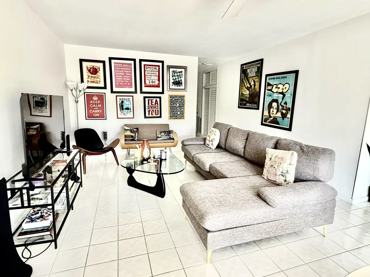 Living Area at 128 Venetian Drive, Delray Beach