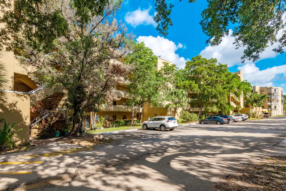 0-2 at 5790 STIRLING Road 308, Hollywood