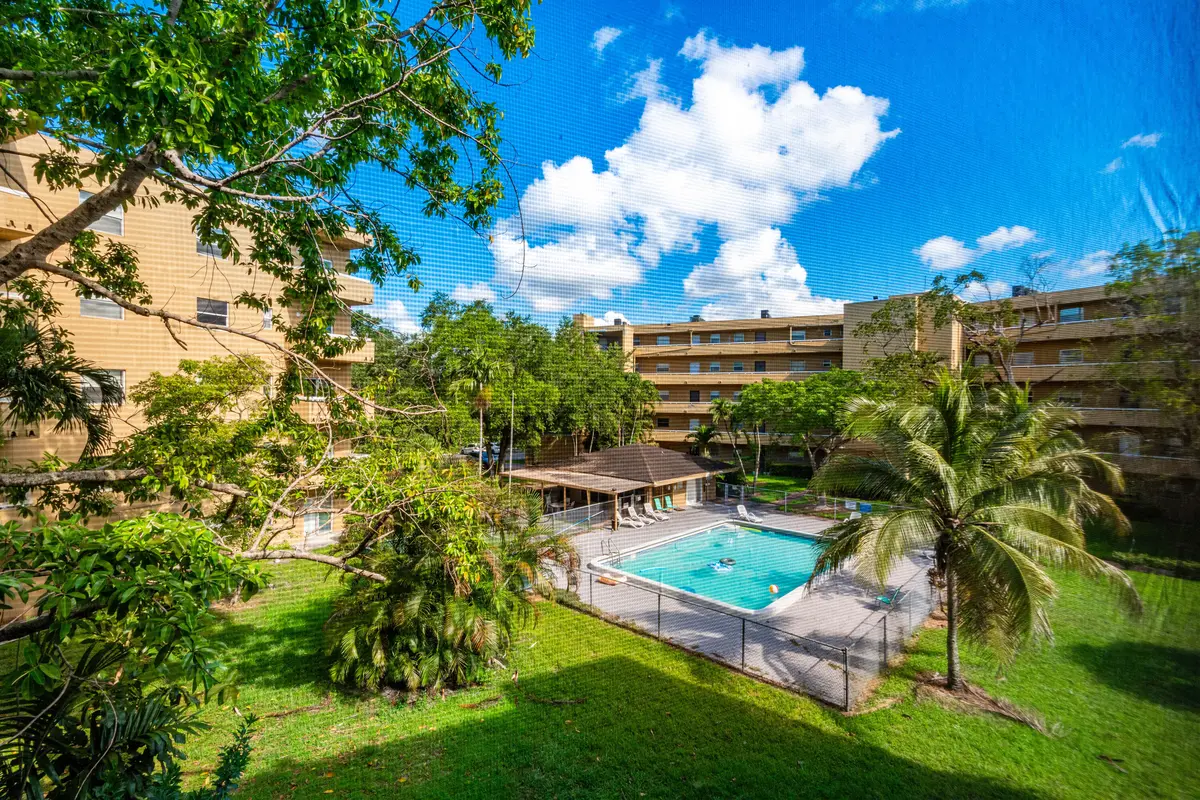 0-29 at 5790 STIRLING Road 308, Hollywood