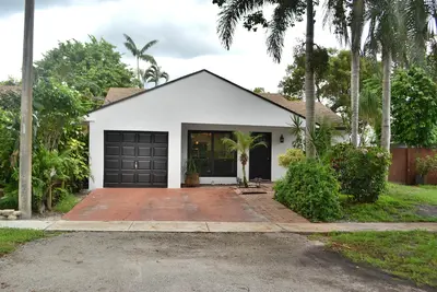 8671 SW 16TH Court, Pembroke Pines – Single Family Residence for sale