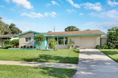 60 Camelia Circle, Tequesta – Single Family Residence for sale
