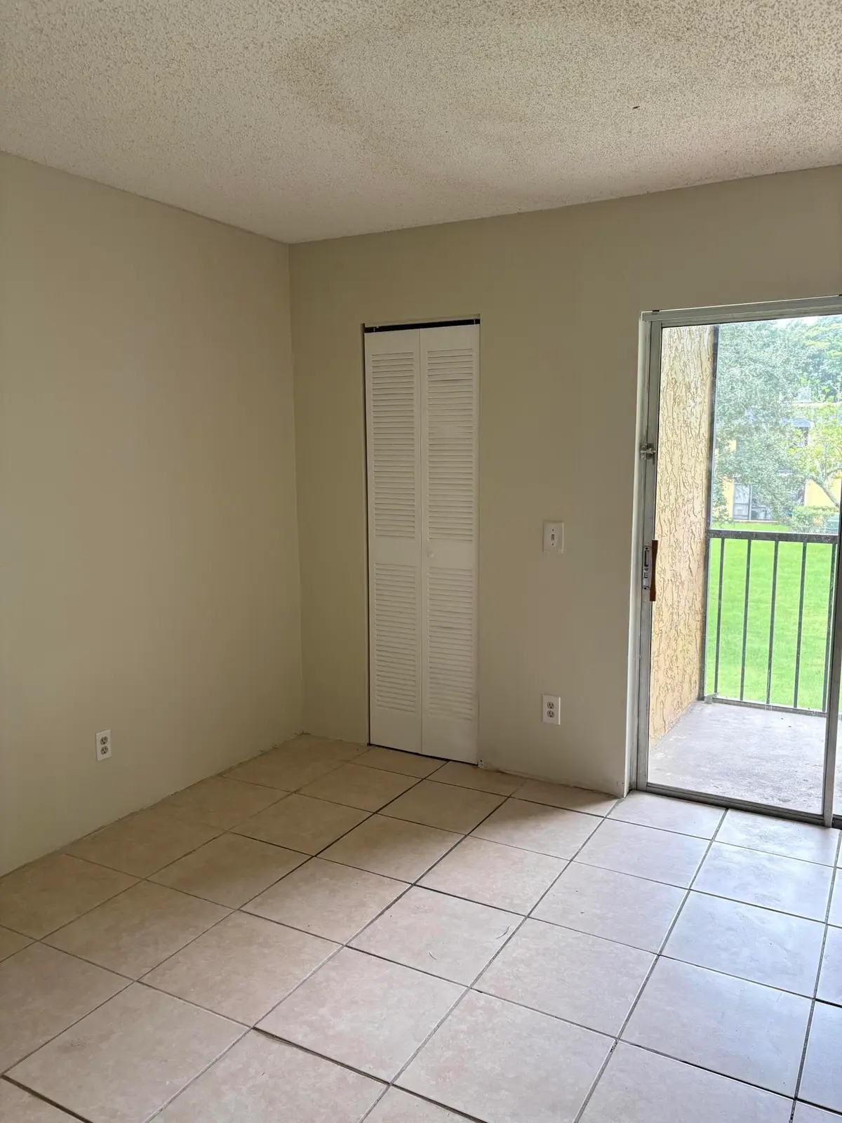 IMG_3571 at 318 MEADOWS Circle, Boynton Beach