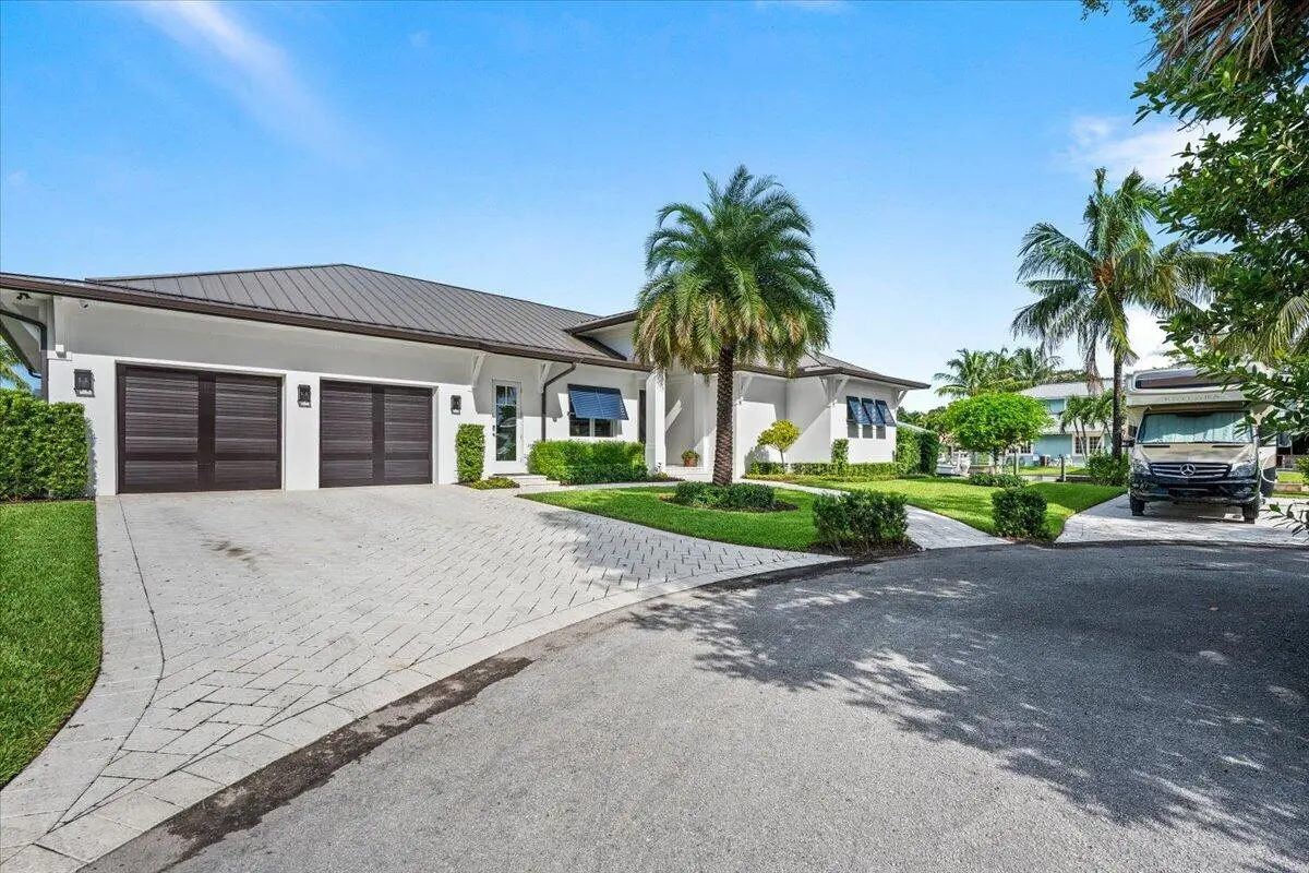 02-LUX_8543 at 934 N Loxahatchee Drive, Jupiter