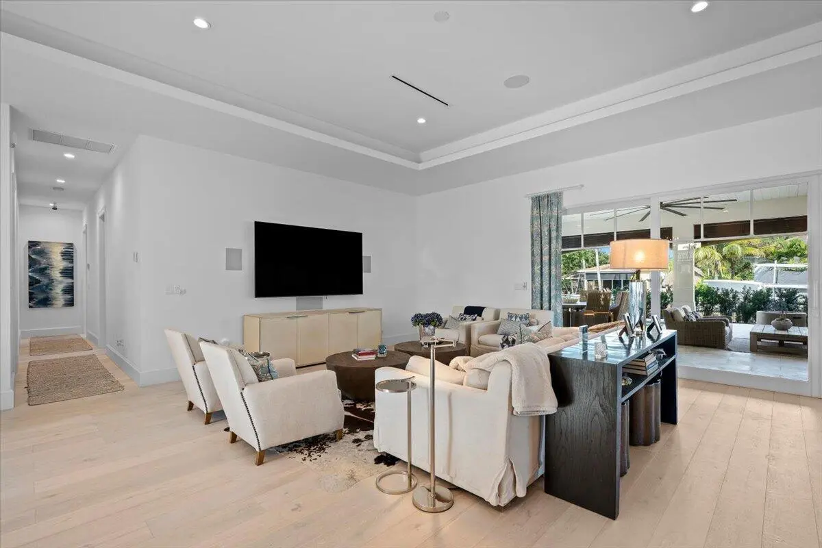 05-LUX_8288 at 934 N Loxahatchee Drive, Jupiter