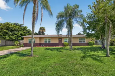 921 SE FLAMINGO Avenue, Stuart – Single Family Residence for sale