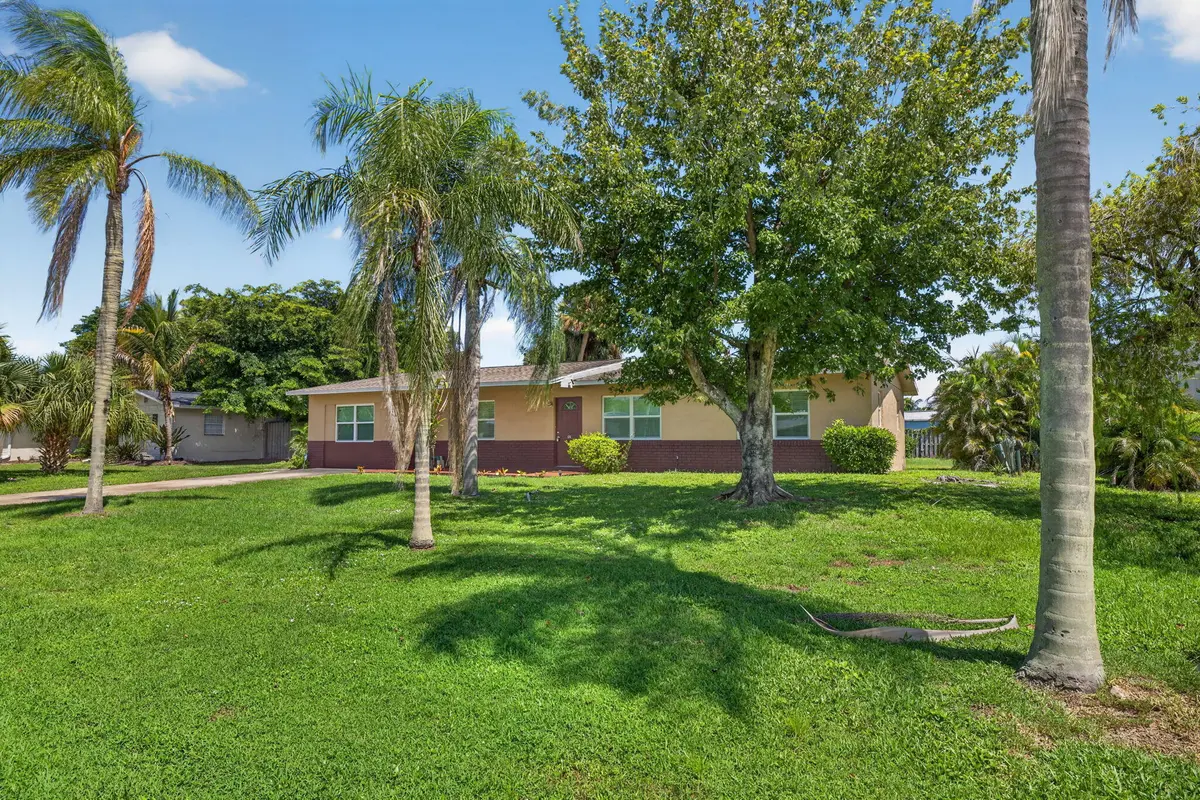 3-web-or-mls-3A5A5385 at 921 SE FLAMINGO Avenue, Stuart
