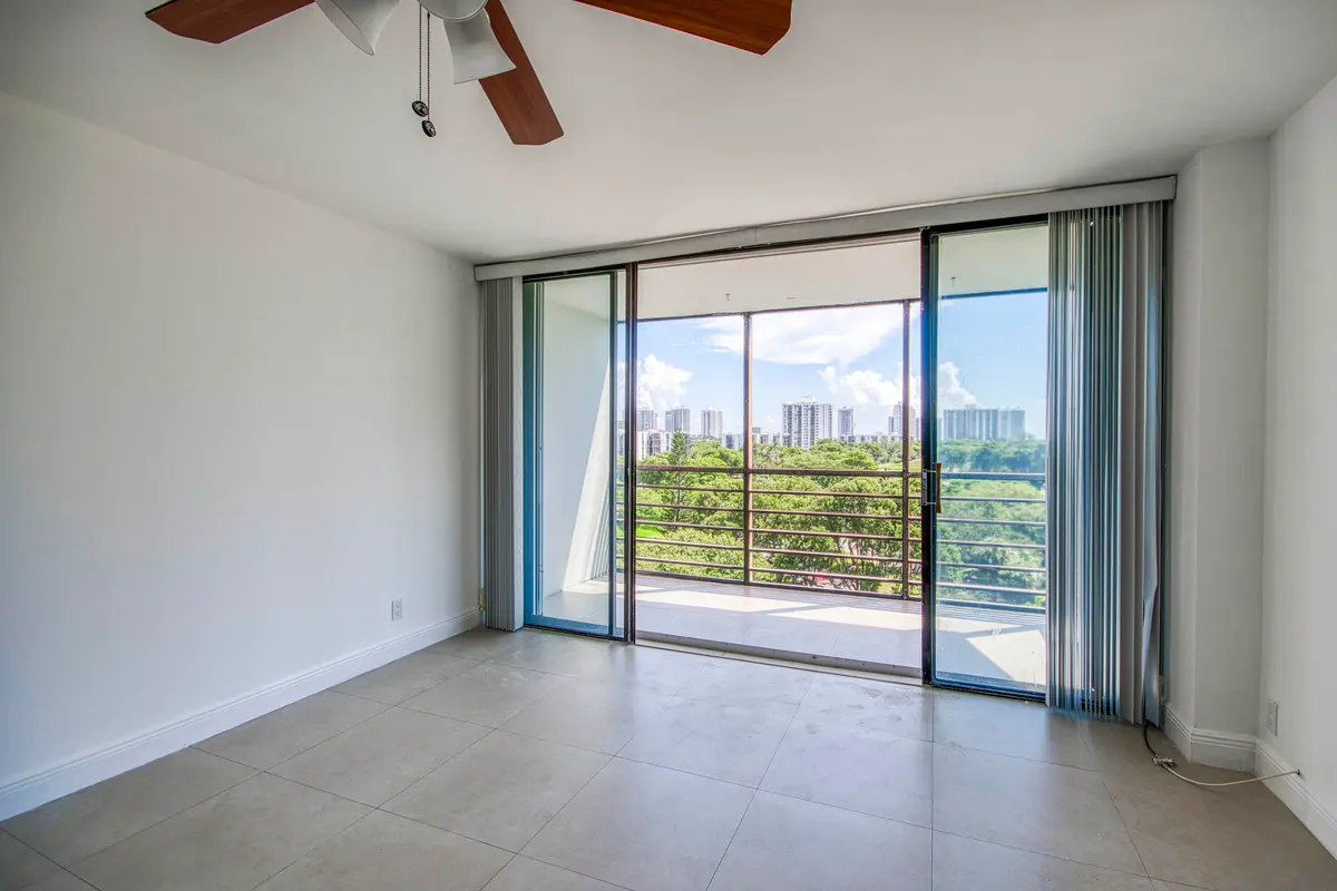 _IMG9532_HDR at 20400 W Country Club Drive 809, Aventura