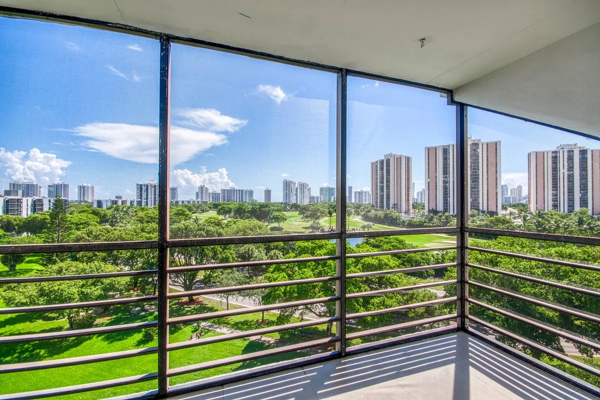 _IMG9538_HDR at 20400 W Country Club Drive 809, Aventura