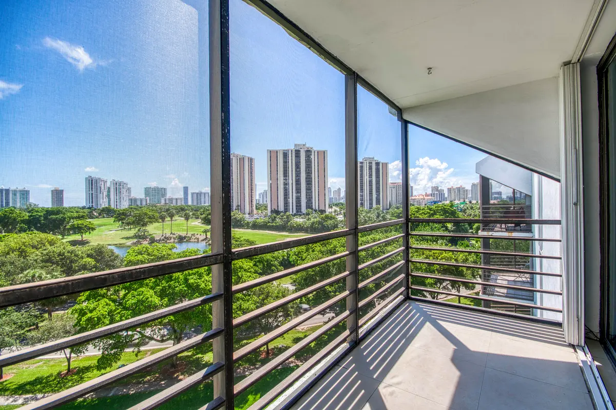 _IMG9541_HDR at 20400 W Country Club Drive 809, Aventura