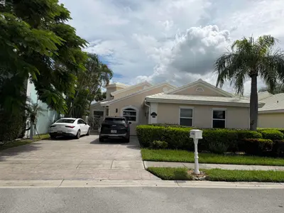 1101 Wilshire Circle, Pembroke Pines – Single Family Residence for sale