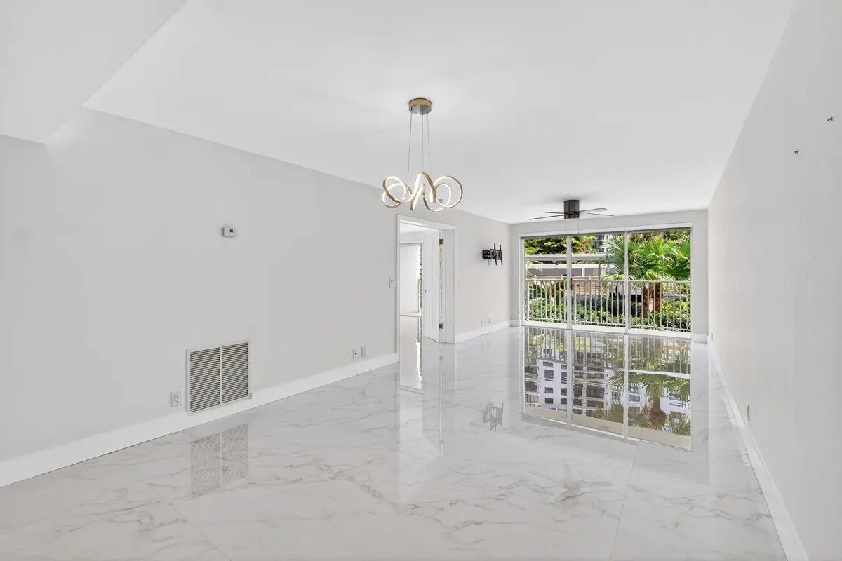 44-web-or-mls-DSC07778 at 3901 S Flagler Drive 105, West Palm Beach