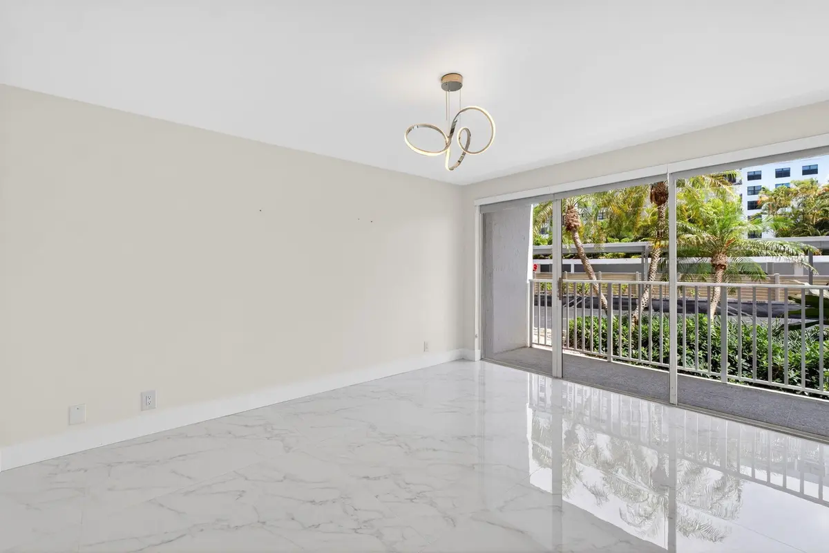 47-web-or-mls-DSC07789 at 3901 S Flagler Drive 105, West Palm Beach