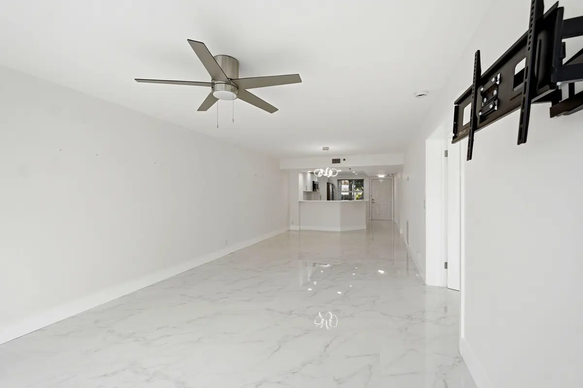 48-web-or-mls-DSC07783_203e6c26 at 3901 S Flagler Drive 105, West Palm Beach