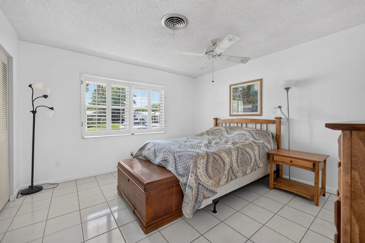 14-web-or-mls-3A5A5443 at 921 SE FLAMINGO Avenue, Stuart