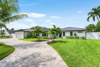 111 FAIRVIEW, Tequesta – Single Family Residence for sale