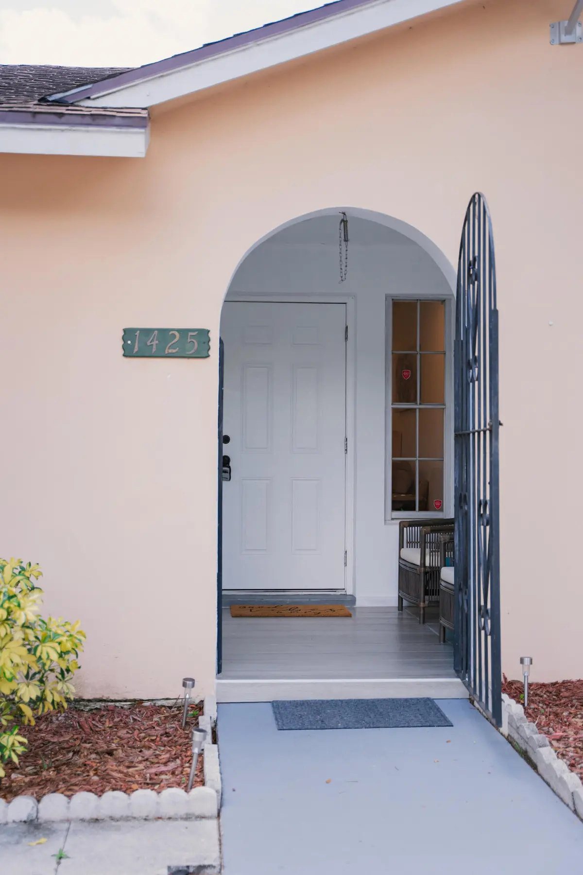 Entrance at 1425 RIVERSIDE Circle, Wellington