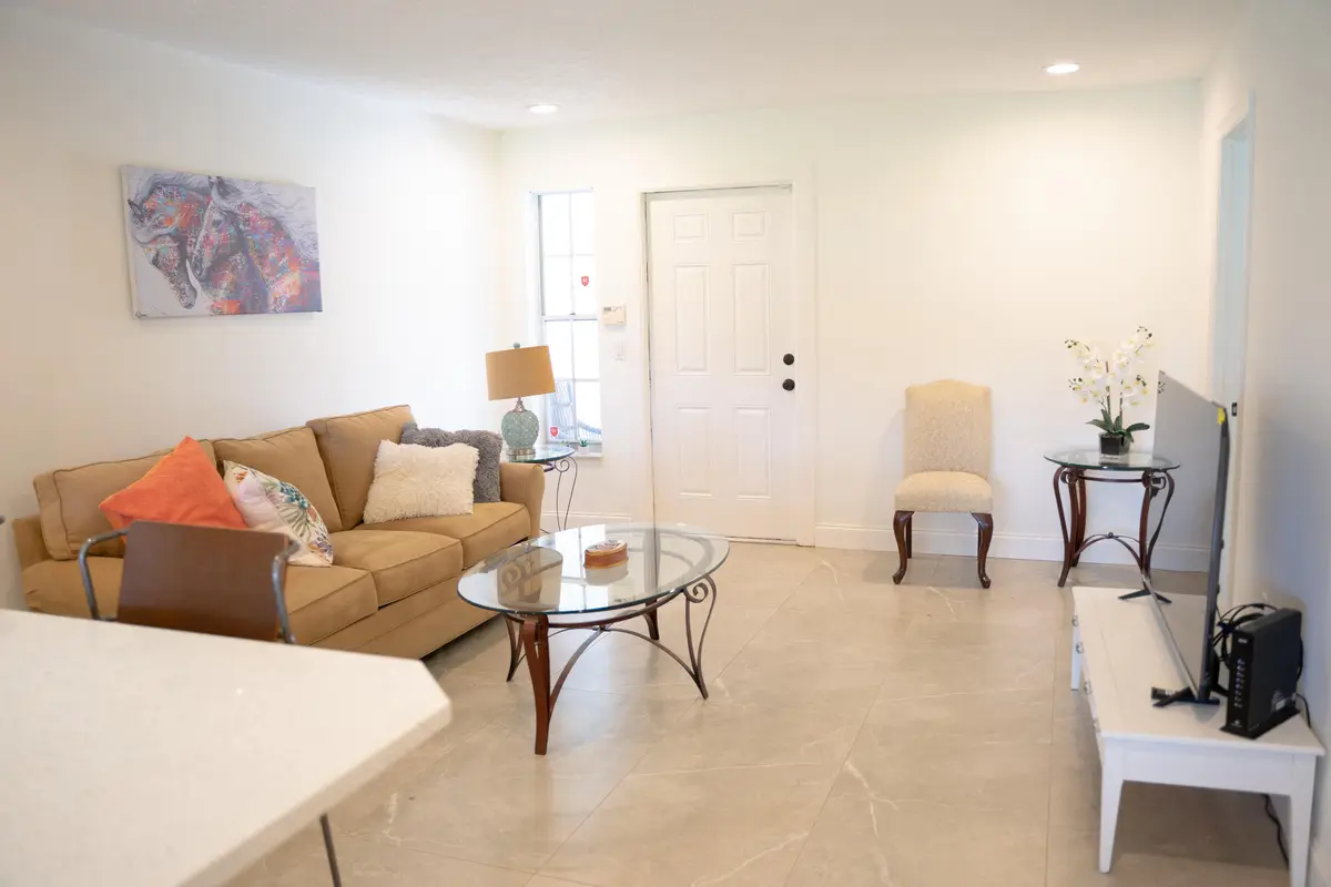 Livingroom at 1425 RIVERSIDE Circle, Wellington