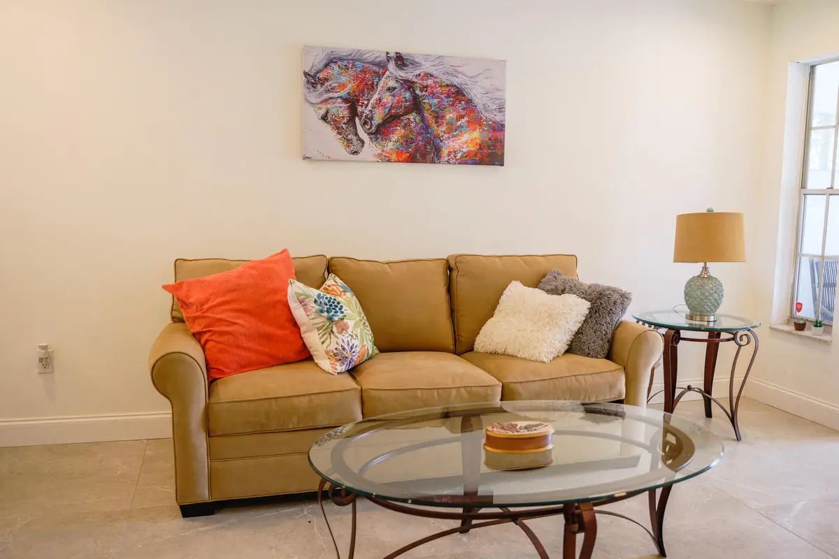Livingroom at 1425 RIVERSIDE Circle, Wellington