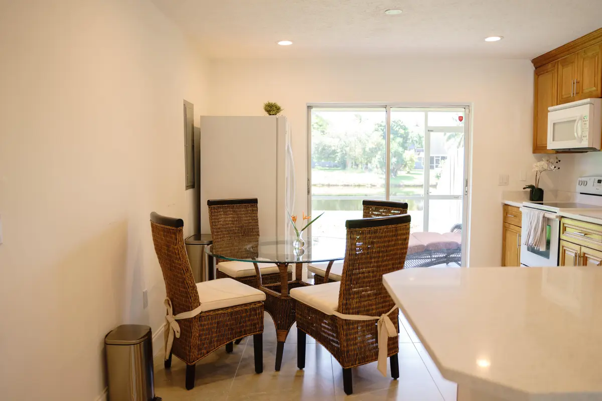 Dinning Kitchen at 1425 RIVERSIDE Circle, Wellington