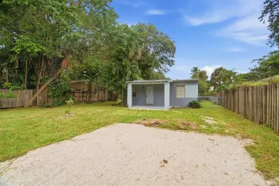 1725 SW 14th Court, Fort Lauderdale – Single Family Residence for sale