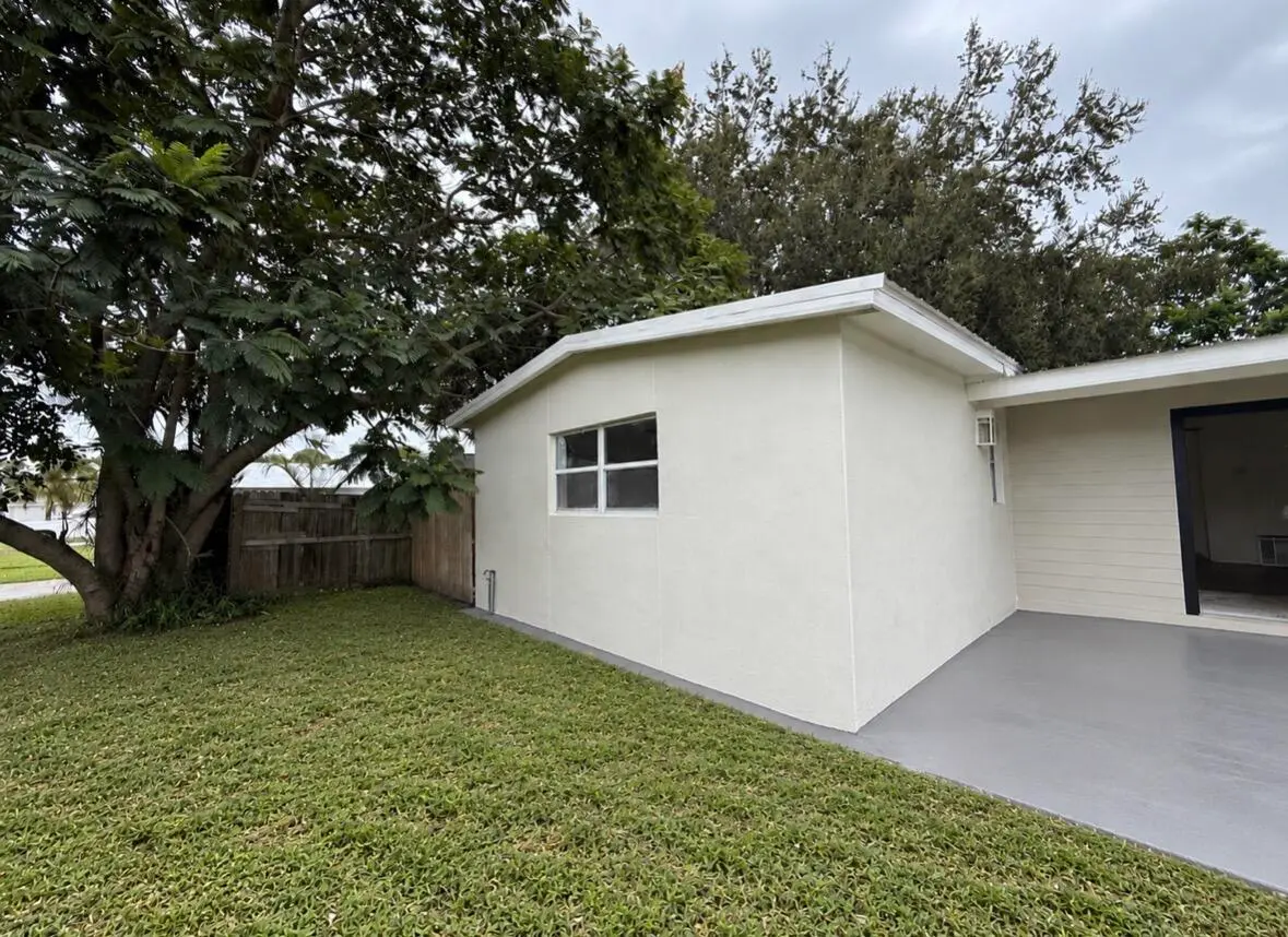 3_beyc6ab1b1005fa86 at 180 SE Serenata Court, Port St. Lucie